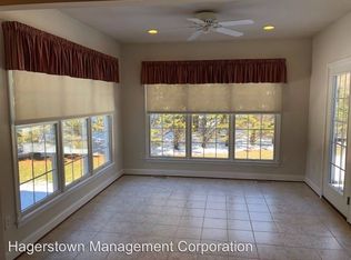 18934 Manchester Dr, Hagerstown, MD