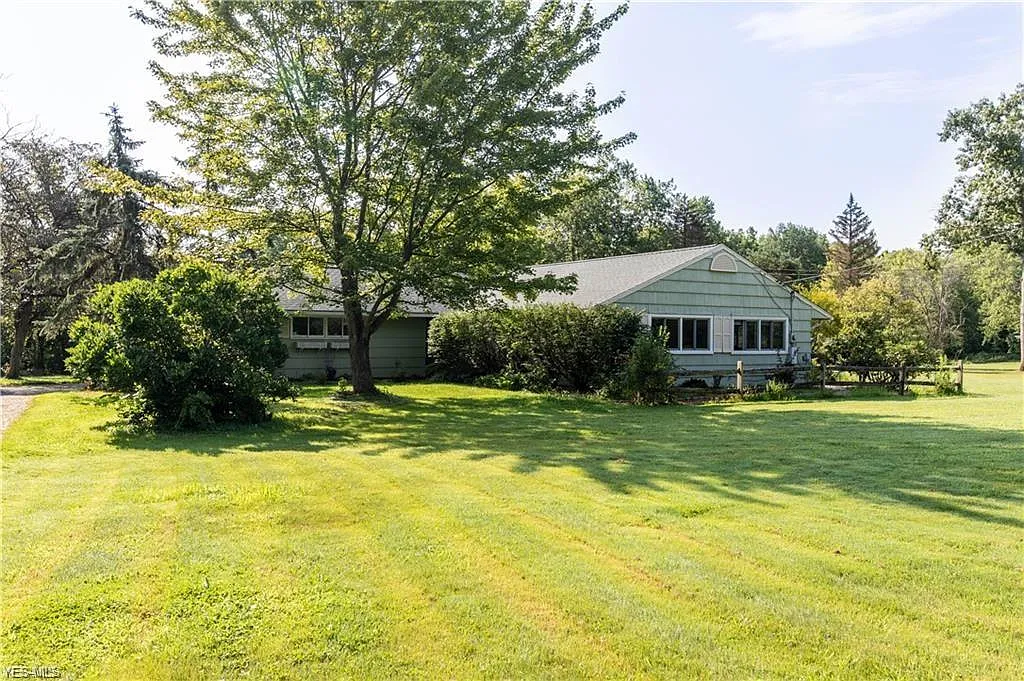 150 N Strawberry Ln photo 1