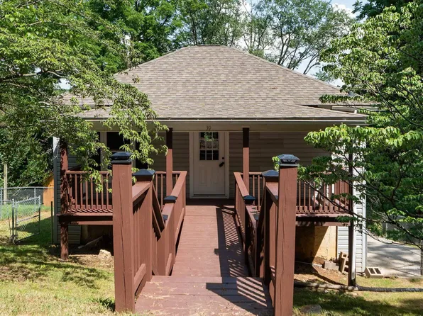 39 Olive St, Staunton, VA 24401
