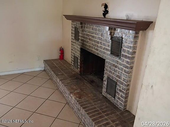 3rd image of 1623 WEST Road