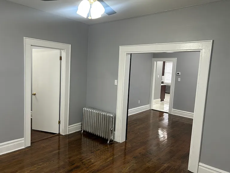 Adams St — Photo 15