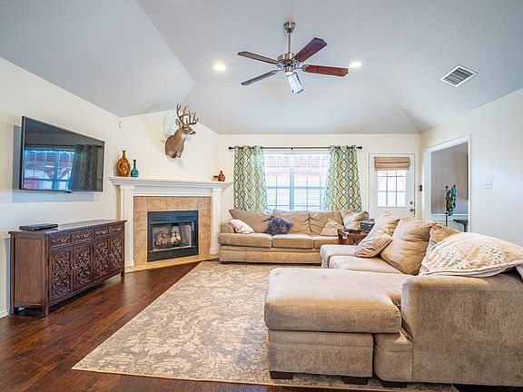 5th image of 4150 Green Meadow Dr