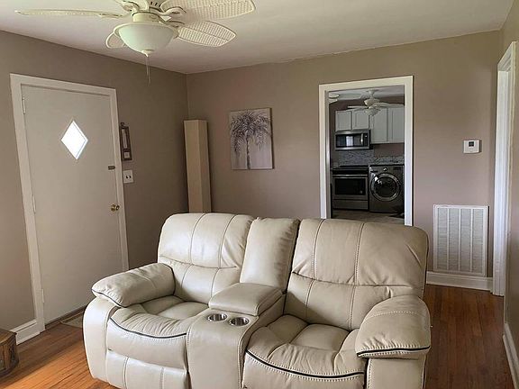4th image of 2317 Princeton Ln