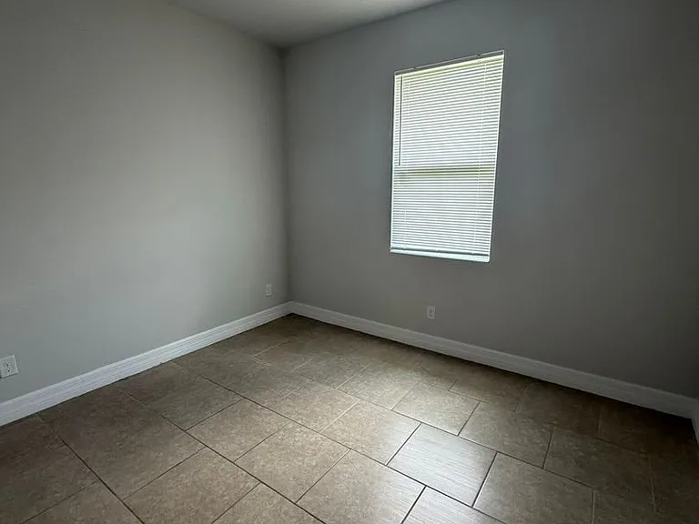 1031 San Cristobal Ave — Photo 4