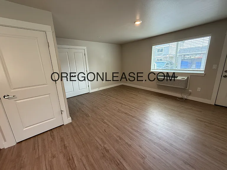 4040 Horace St #7 — Photo 9
