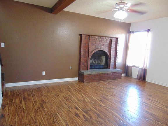 3rd image of 3316 Crown Hill Pl