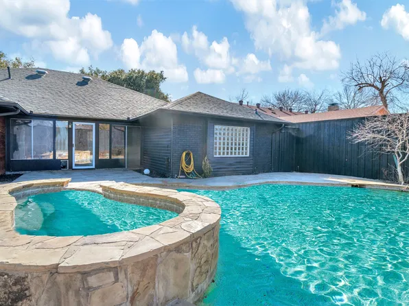 13033 Fall Manor Dr, Dallas, TX 75243