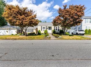 14 Lottie Dr, Riverside, RI 02915