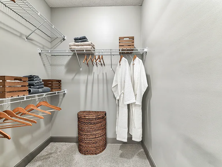 Walk-in Closet