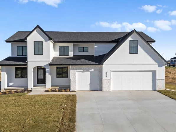 10907 N 167th St, Bennington, NE 68007