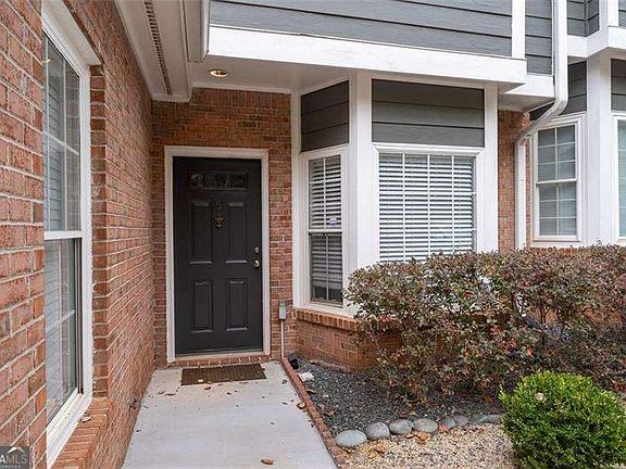 3rd image of 2680 Pine Tree Rd NE APT 5