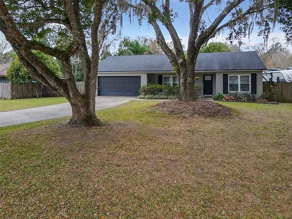 4th image of 829 Raven Ave
