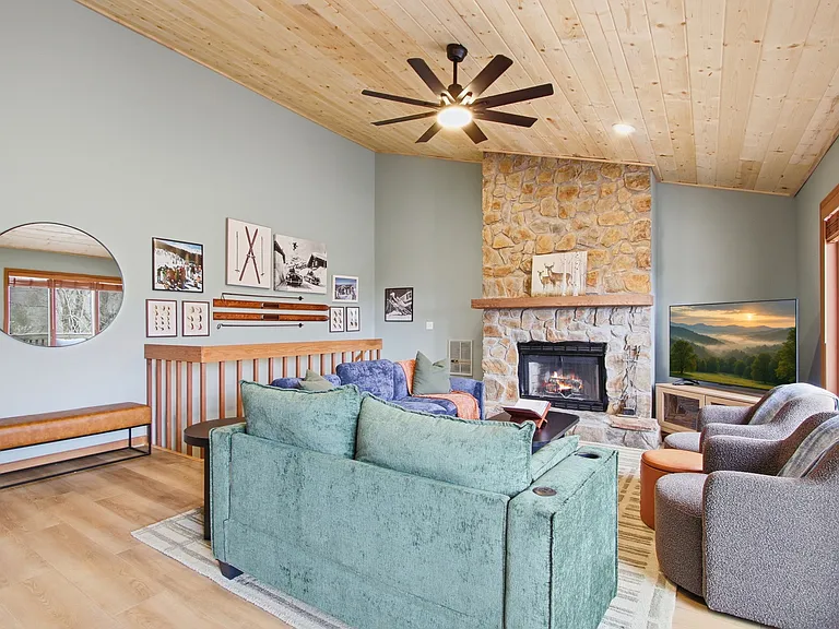 111A Charter Hills Rd — Photo 5
