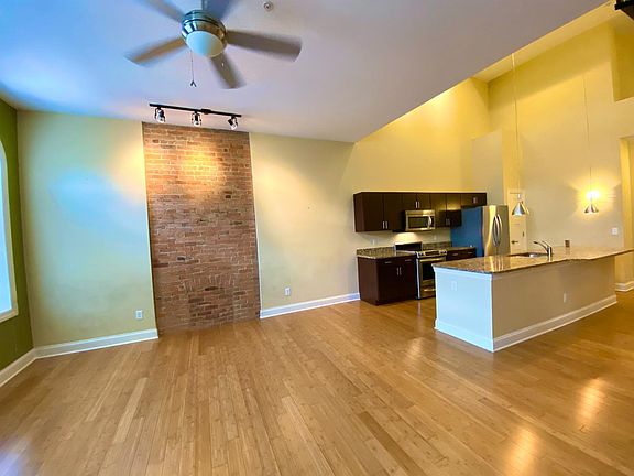 5th image of 1326 Vine St Unit 4