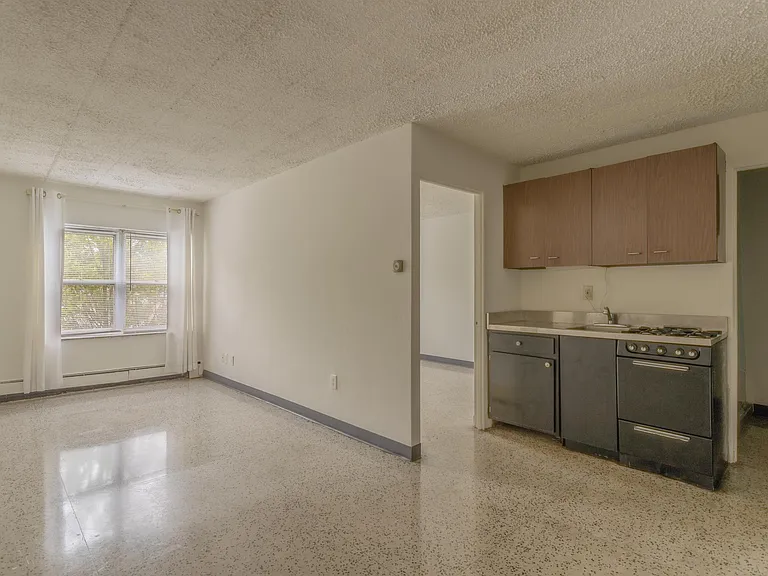 2441 Holmes St #5 — Photo 9
