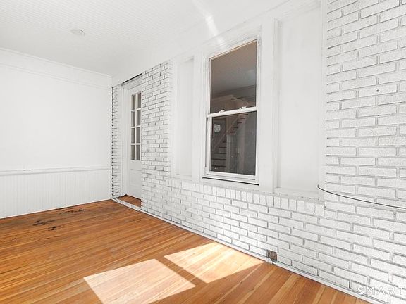 3rd image of 1735 Central Avenue
