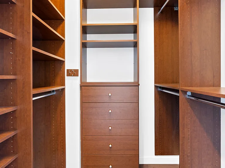 101 W 24th St #14D — Photo 8
