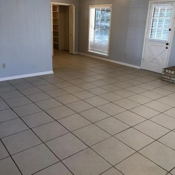 601 Jeffery Dr — Photo 3