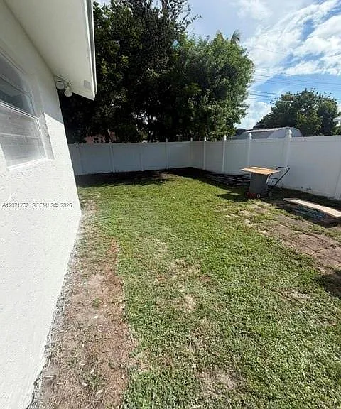 2571 NW 5th St — Photo 19