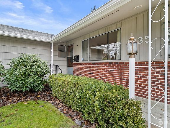 4th image of 1235 24th Street SE