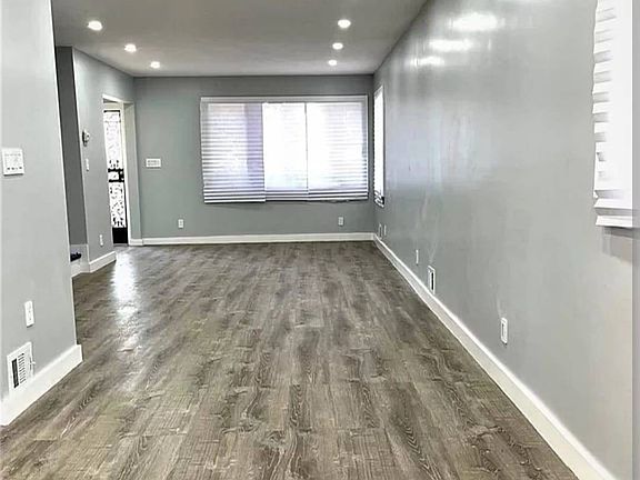 3rd image of 17816 Zoller Rd