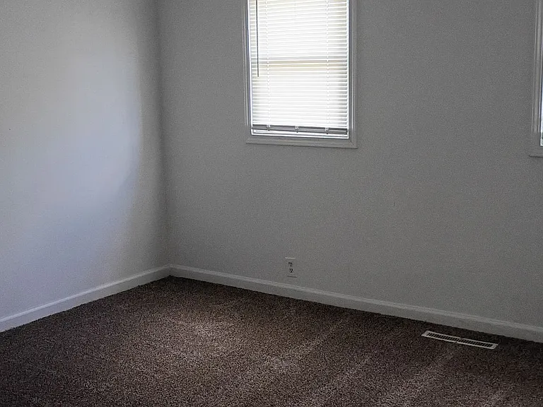 308 Wilson St — Photo 15