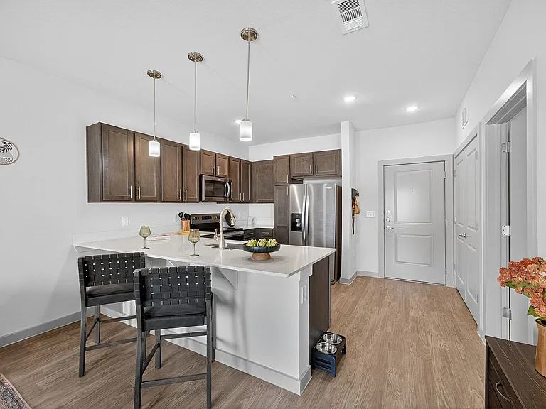 Eckhert Crossing Apartments — Photo 2