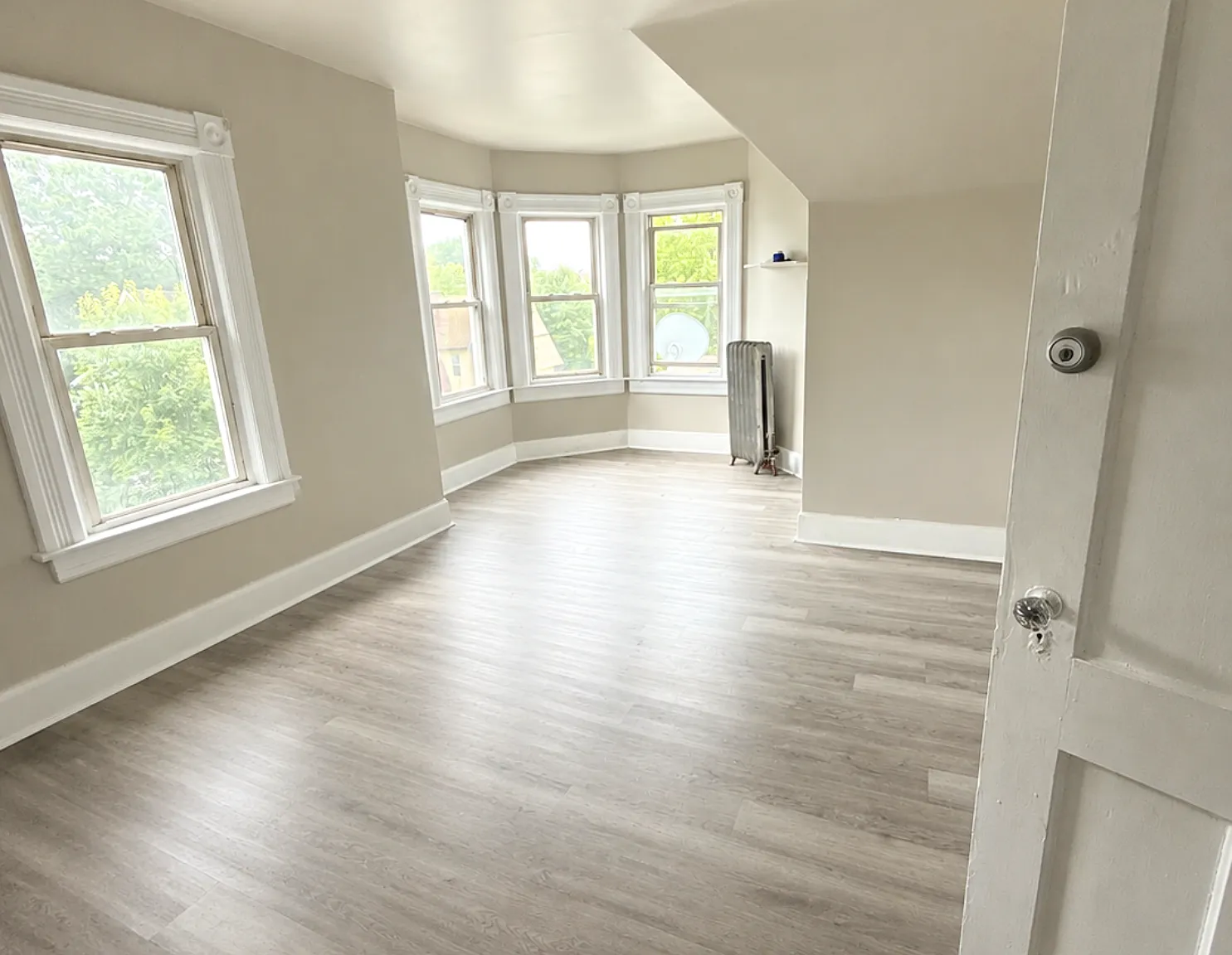 2 bed, 950 sqft, $1,650 — Photo 1