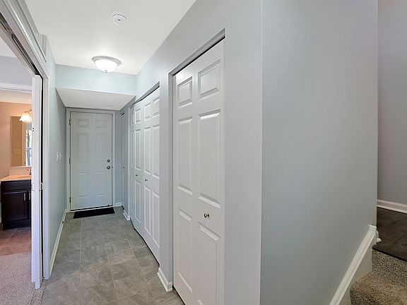 3rd image of 130 Waterbury Cir