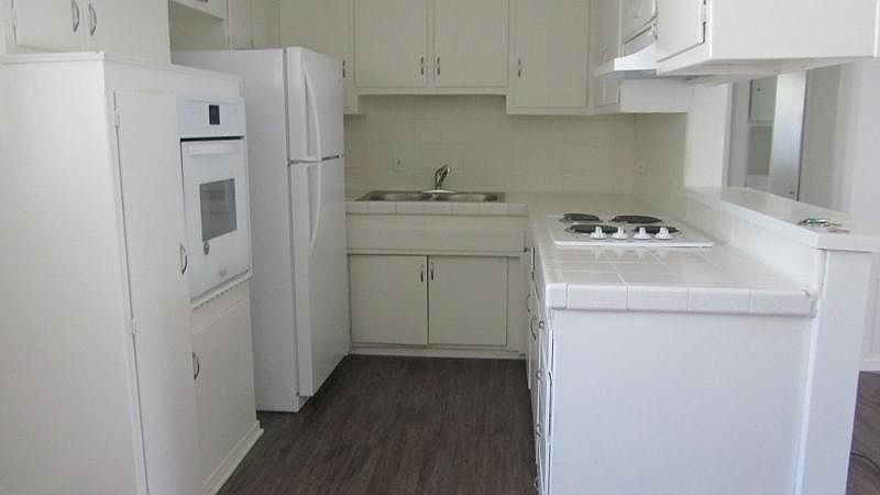 1st image of 1215 Barry Ave APT 4