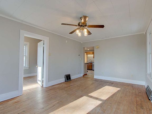 4th image of 1125 N 12th Ave