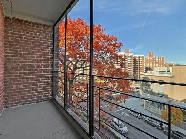 3616 Henry Hudson Parkway image 2 of 17