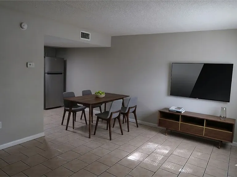 Janie B Apartments — Photo 18