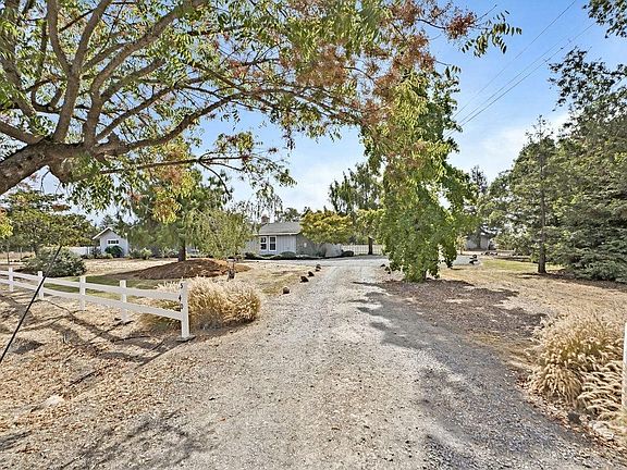 5th image of 540 - 542 Oasis Way