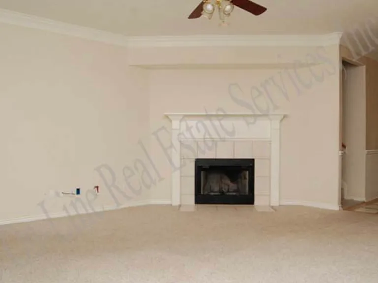 4114 Settlers Way — Photo 2