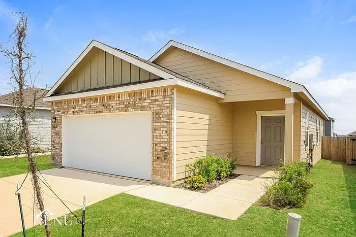 3 bed, 2.0 bath, 1412 sqft, $1,645 — Photo 2