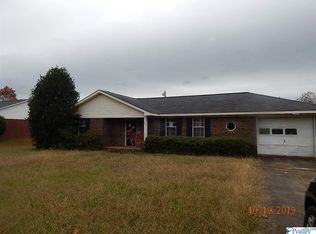 65 Green Valley Cir NE, Fort Payne, AL 35967
