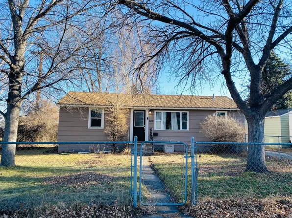 619 S 12th St, Aberdeen City, SD 57401