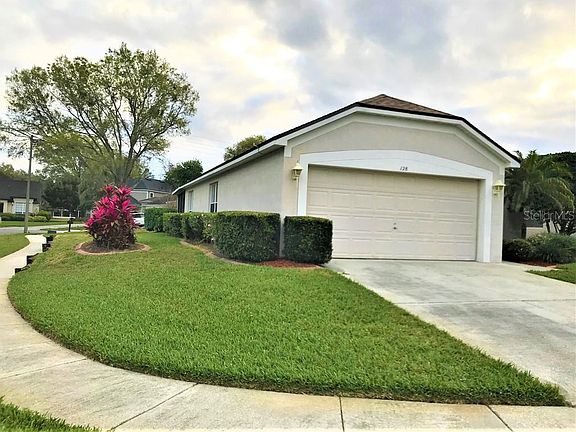 4th image of 128 Woodleaf Dr