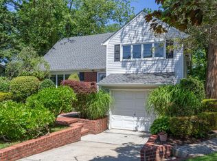 1895 N Jerusalem Rd, East Meadow, NY 11554