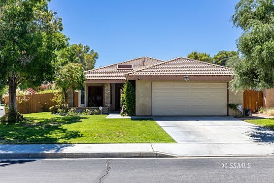 1st image of 227 W Sequoia Cir