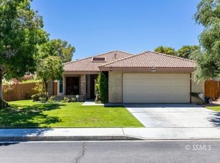 227 W Sequoia Cir, Ridgecrest, CA 93555