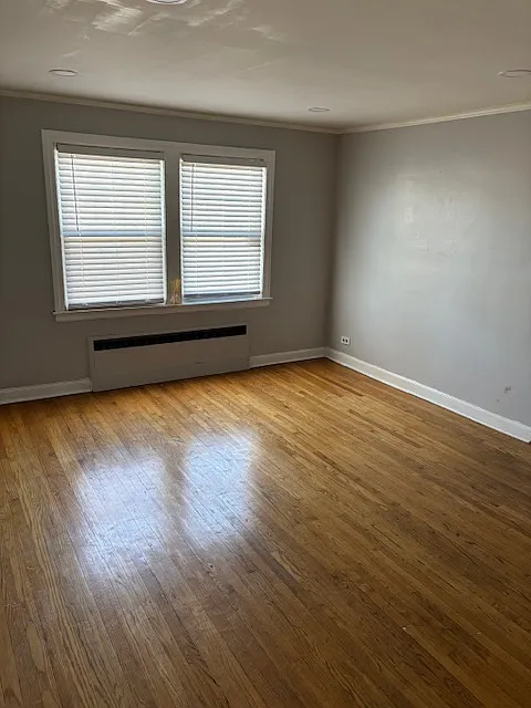 Living room - 318 S Leamington Ave