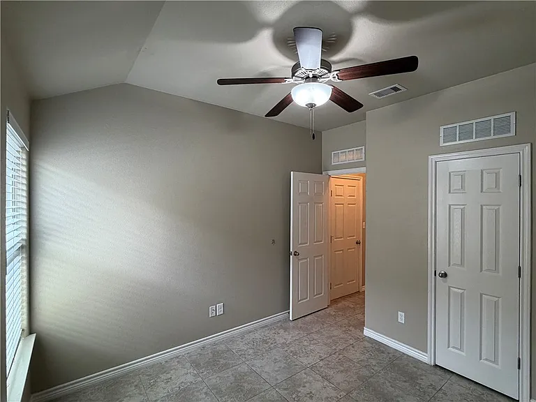 8033 Cormorant Dr — Photo 23