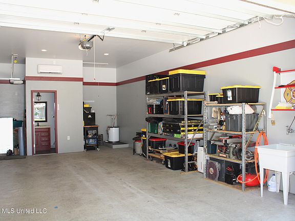 4th image of 2934 Red Banks Rd N