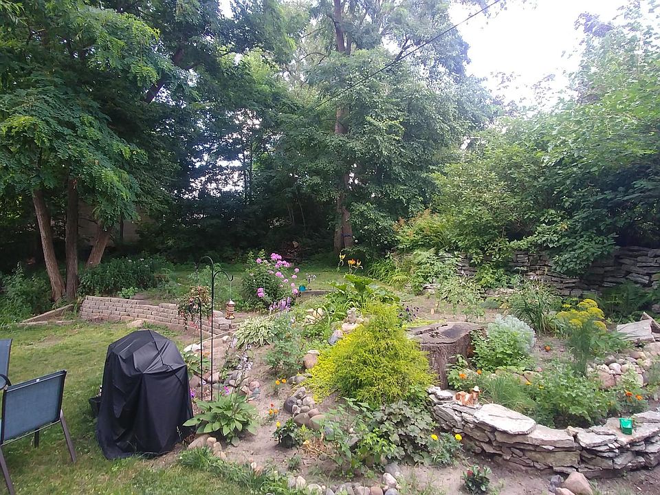1st image of 2411 Bourne Ave