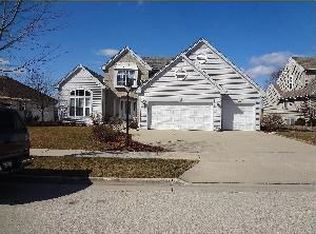 1614 Auburn Ct, Waukesha, WI 53189