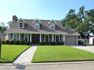 304 Schlief Dr, Belle Chasse, LA 70037
