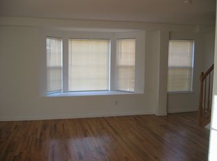 20 Impala Ct, Staten Island, NY 10305