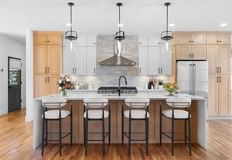 350 Kelson Dr — Photo 15